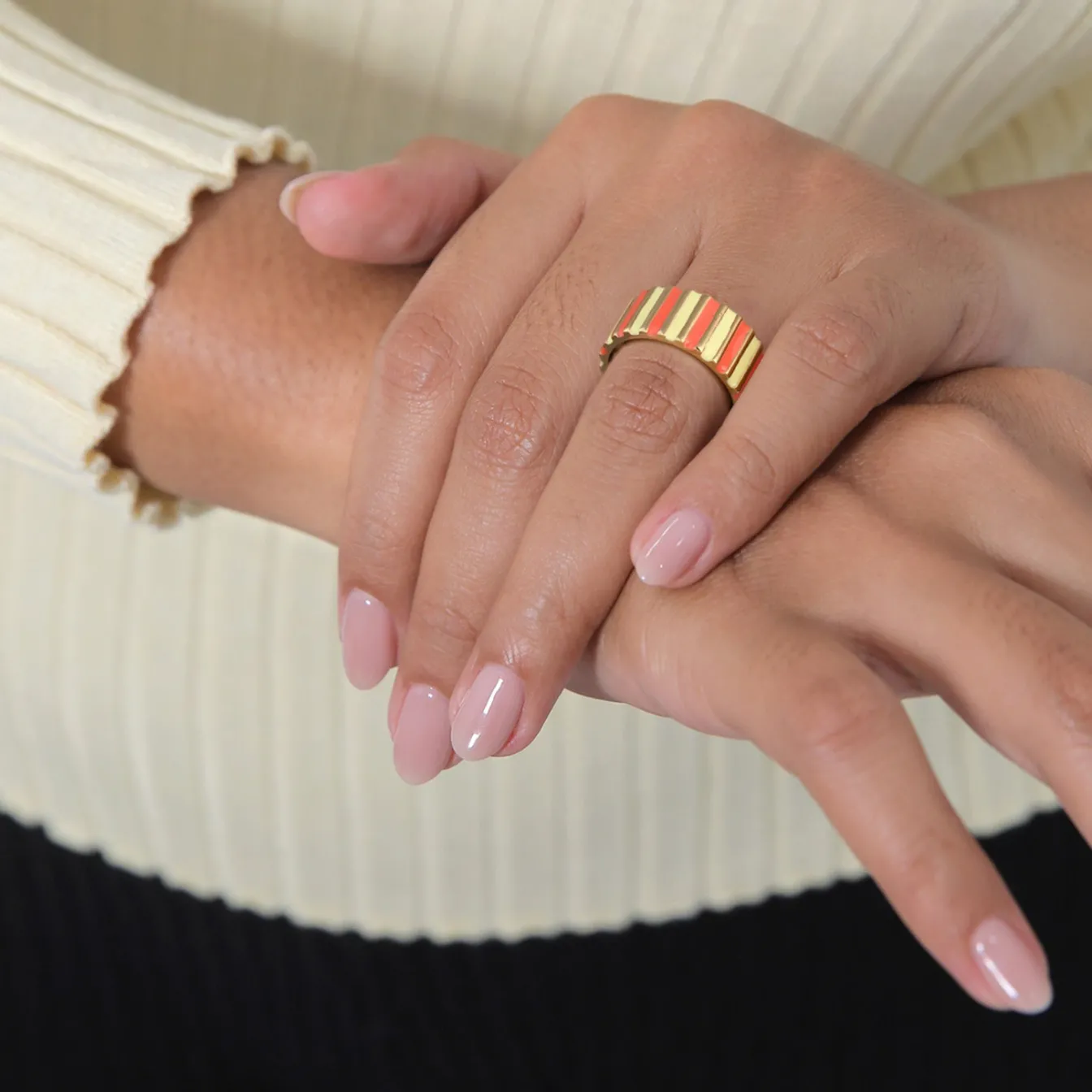 Elli "Bandring Rillen | Emaille (Orange)< Ringe